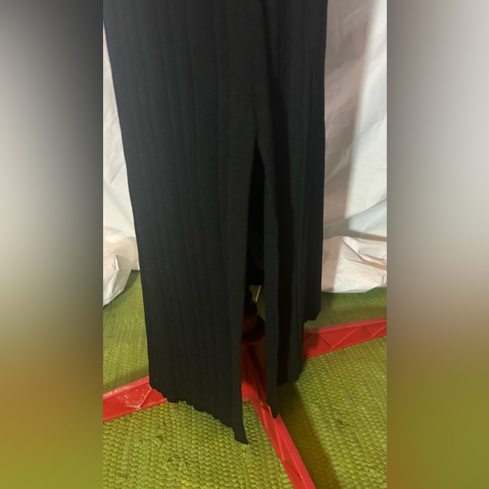 Elie Tahari Ribbed Maxi Dress - Picture 7 of 9